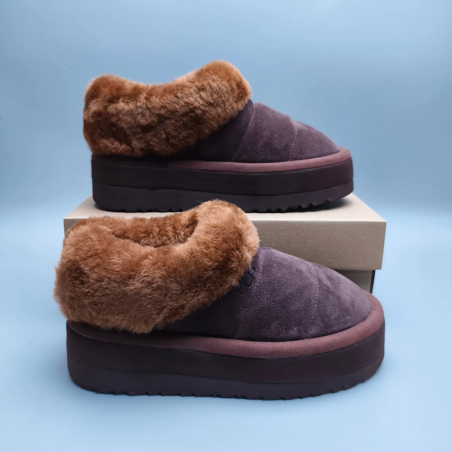 💰600 UGG sheepskin one-piece snow boots 6390 thick-soled slip-on casual shoes Color: Maroon Black Chocolate Size: 35-41
